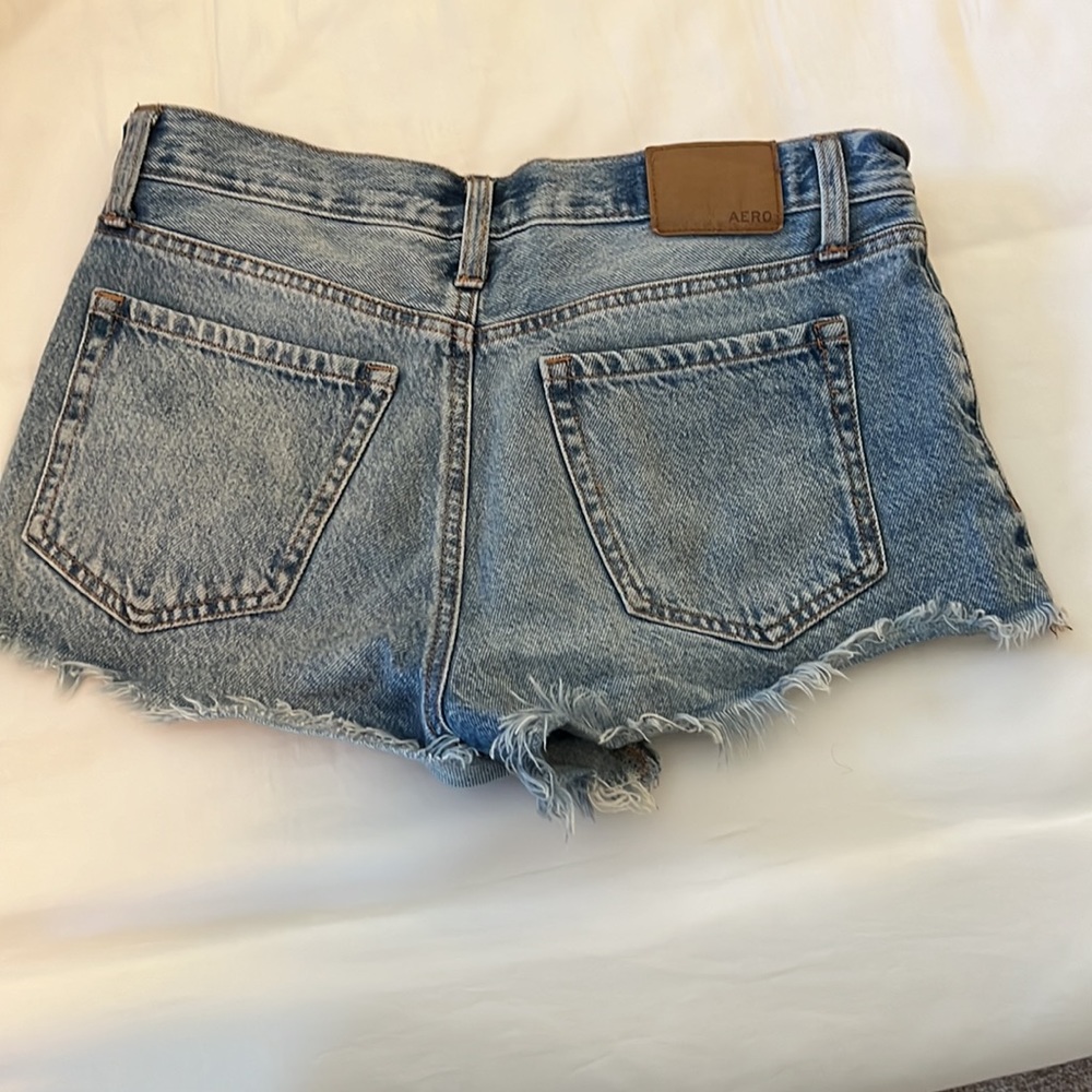 Aero cherry shorts Sz 6 - Picture 2 of 3